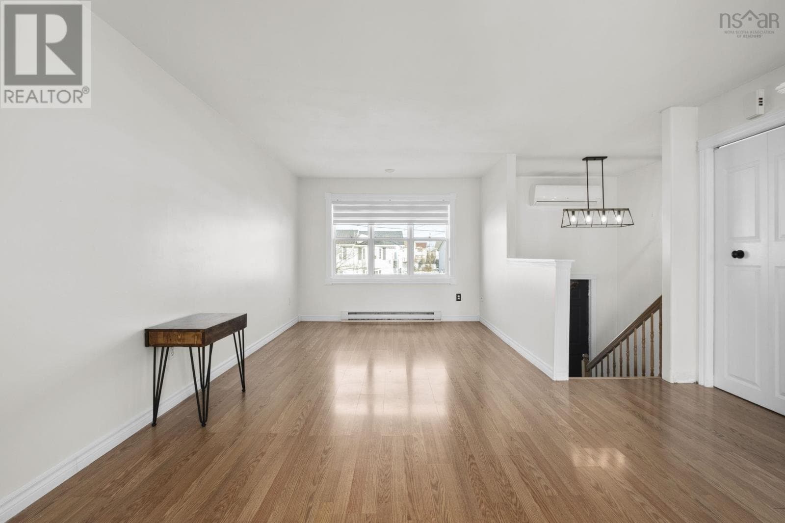 11 MELROSE CRESCENT — photo 5