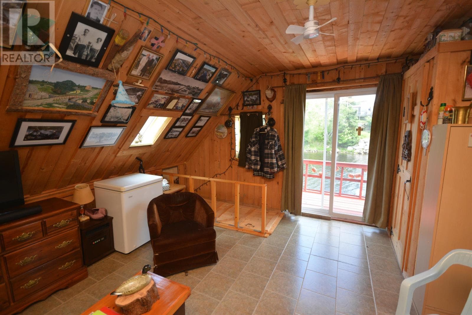1570 JOHN BRACKETT DRIVE — photo 2