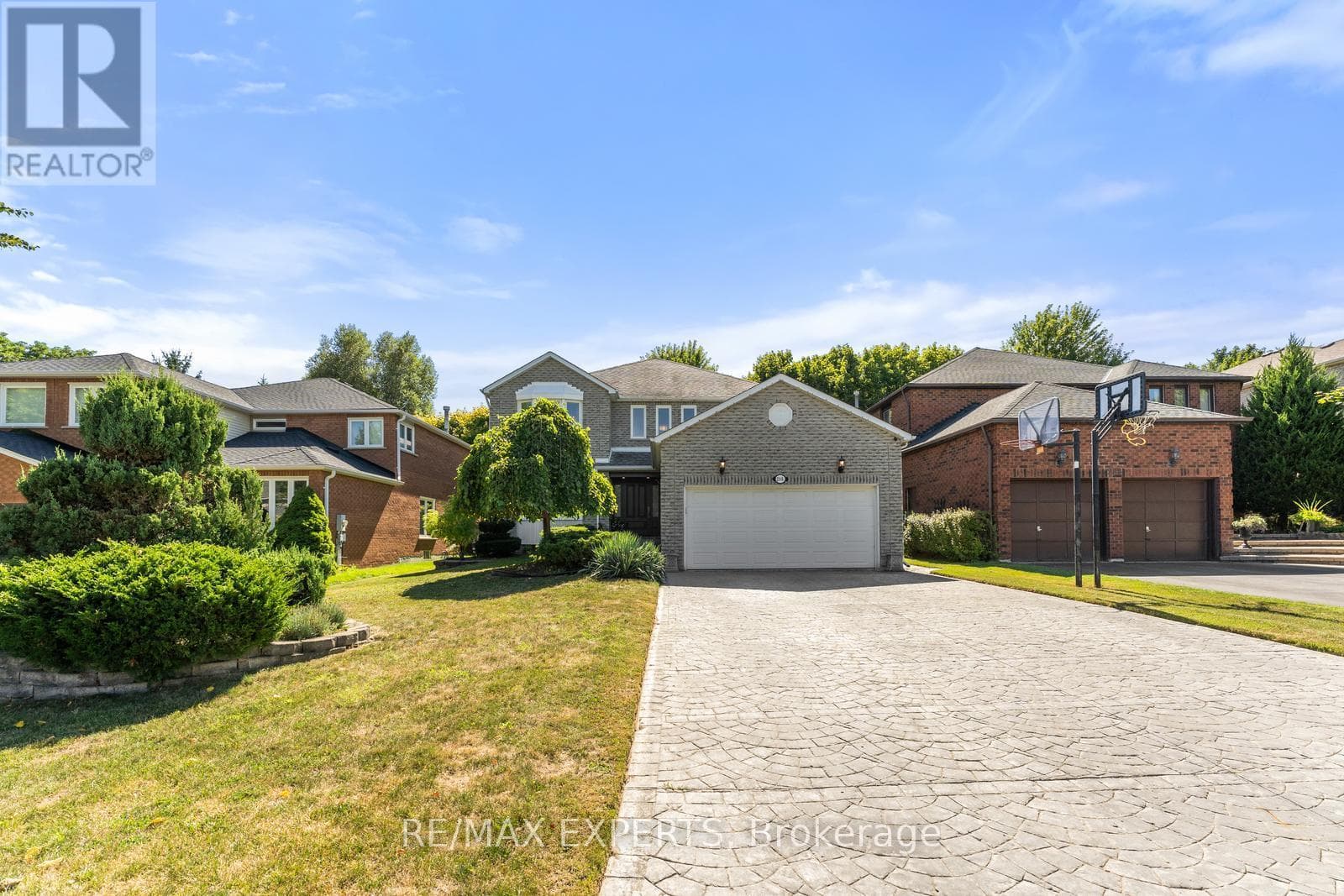 286 KIRBY CRESCENT — photo 2