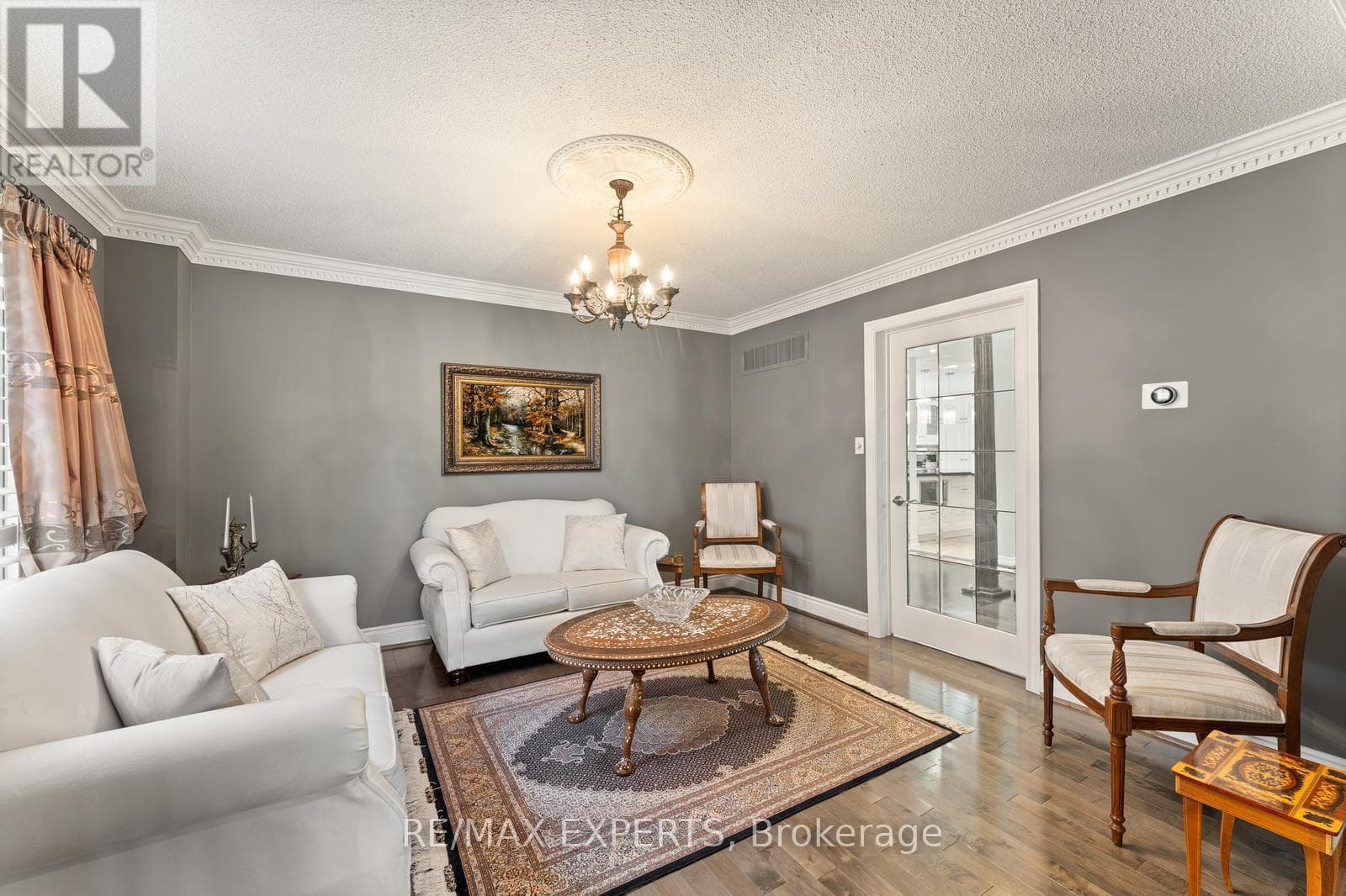 286 KIRBY CRESCENT — photo 5