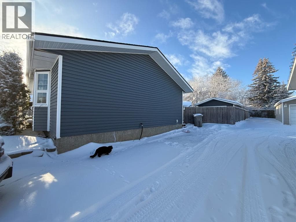 3304 54 Avenue — photo 3