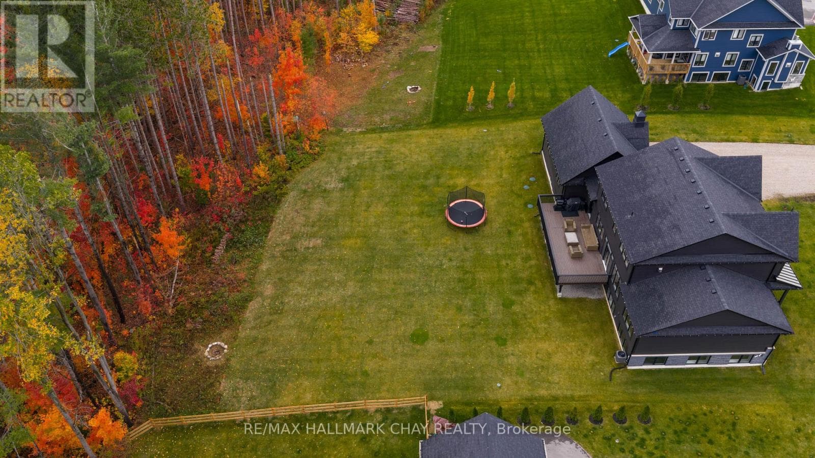 72 GEORGIAN GRANDE DRIVE — photo 2