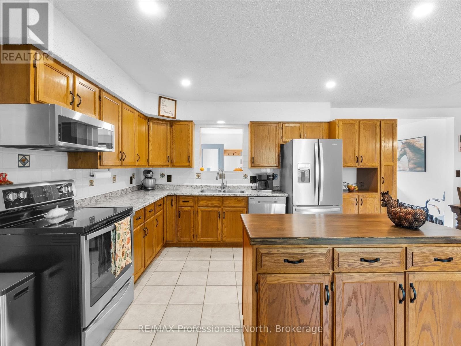 1062 SKYLINE DRIVE — photo 4