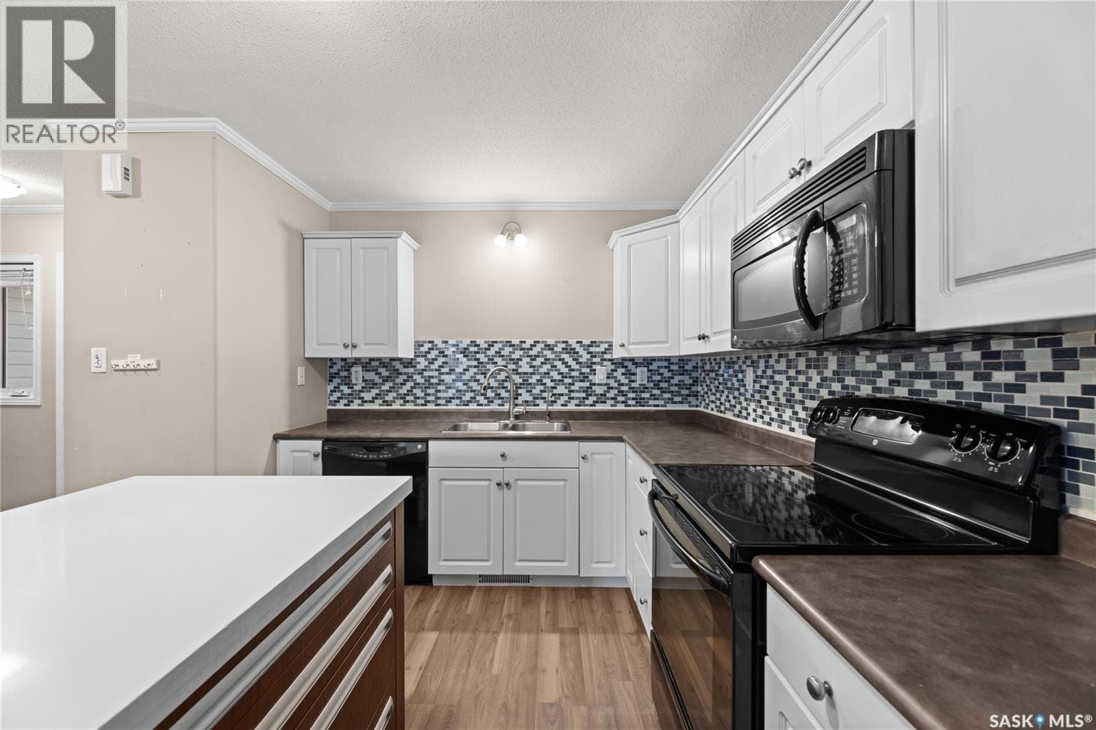 304 715 Hart ROAD — photo 3