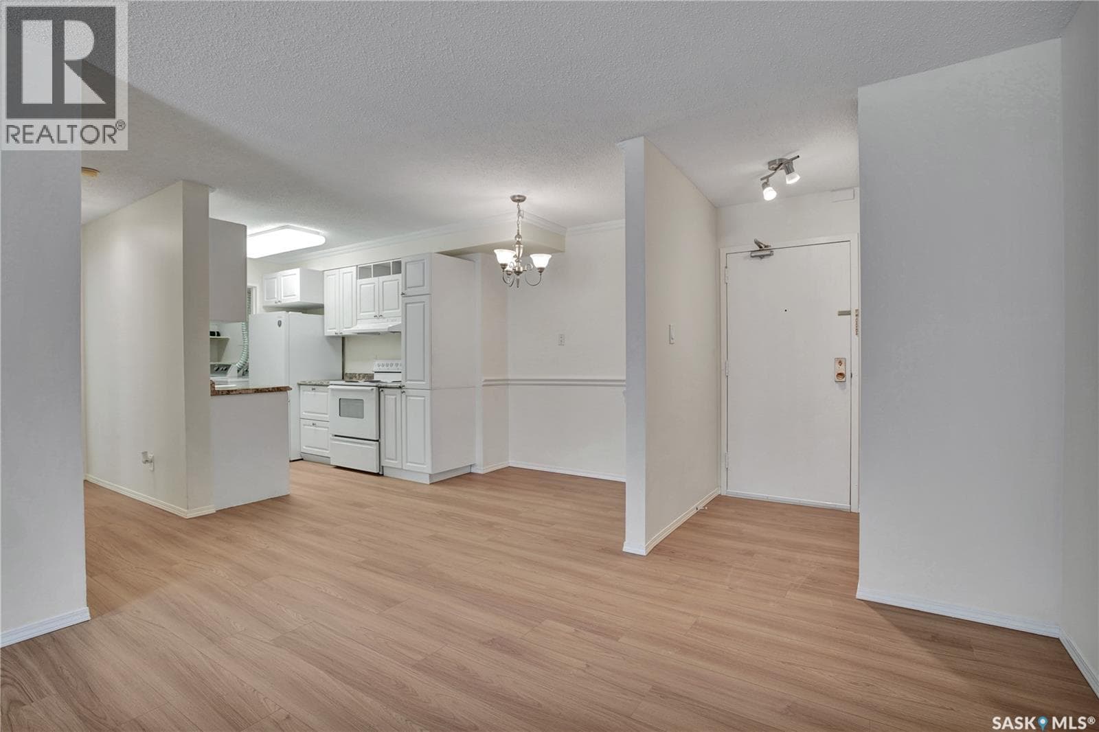 107 411 Tait COURT — photo 3