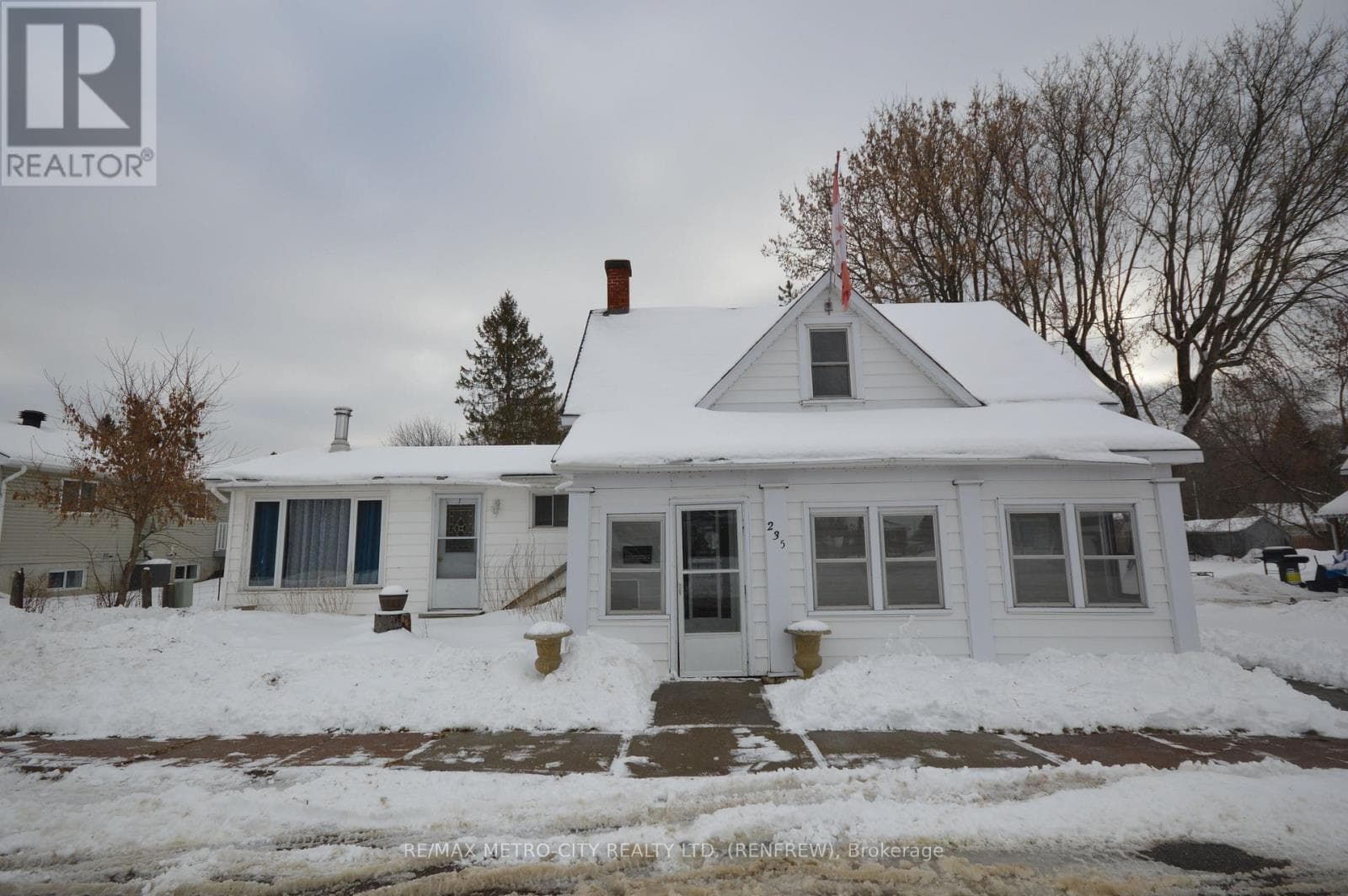 235 RENFREW AVENUE W in 