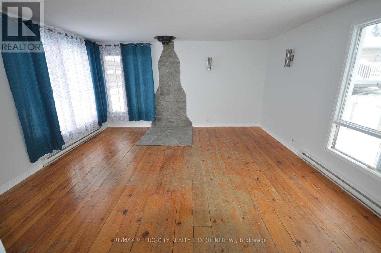 235 RENFREW AVENUE W — photo 5