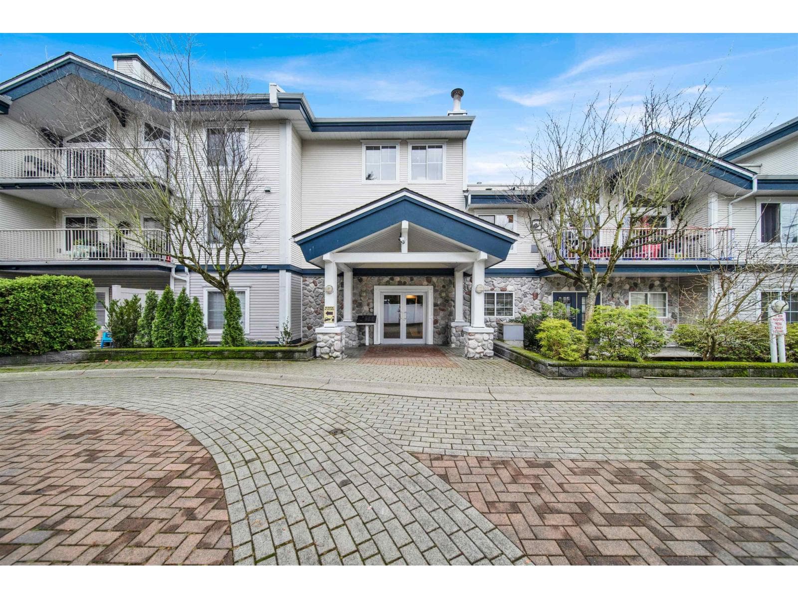 209 15298 20 AVENUE in Sunnyside
