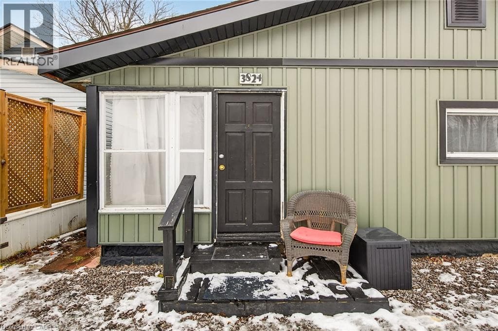 3824 ROXBOROUGH AVENUE — photo 4
