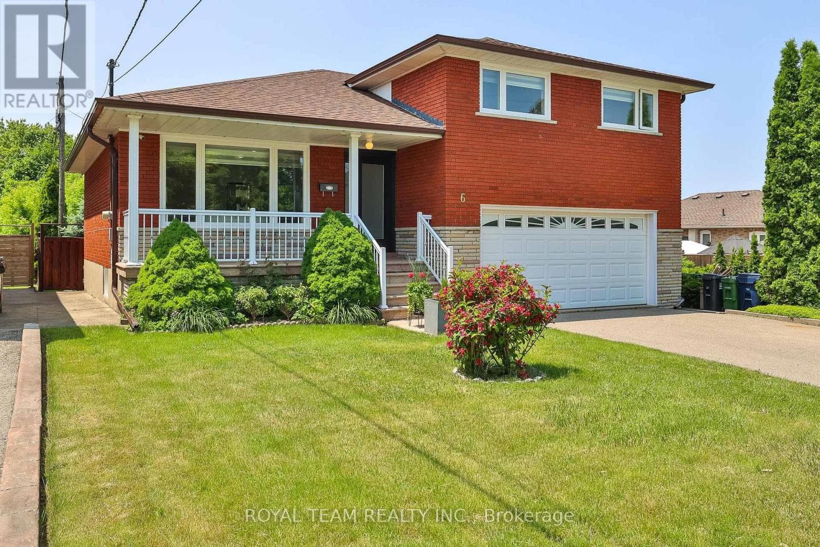 6 CRIOLINE ROAD in Maple Leaf