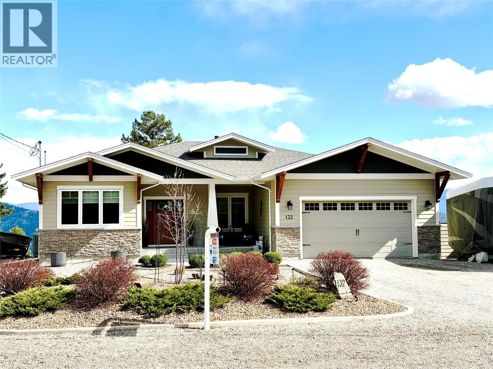 132 CROWN CRESCENT in 