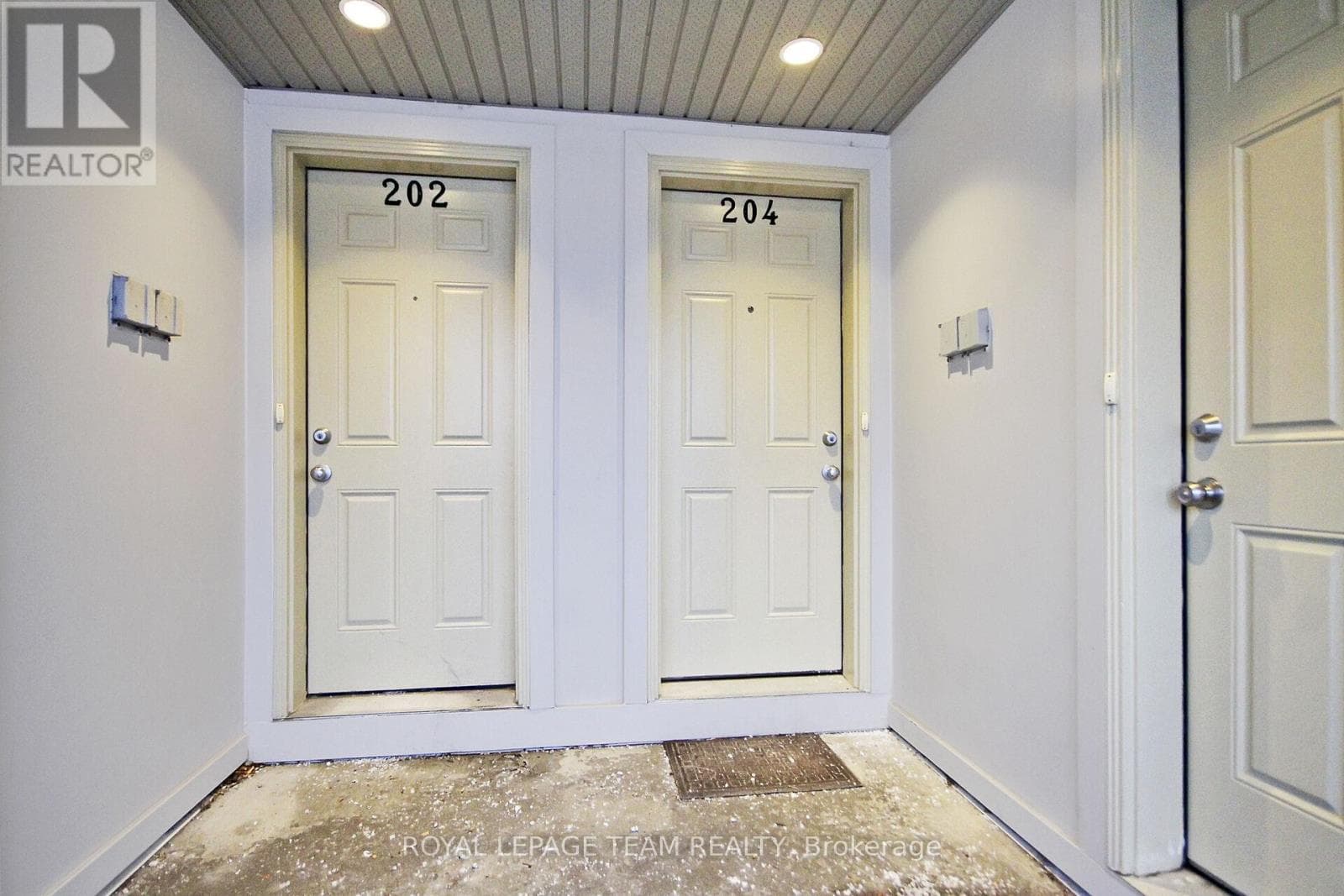 41 - 204 SHANLY PRIVATE — photo 5