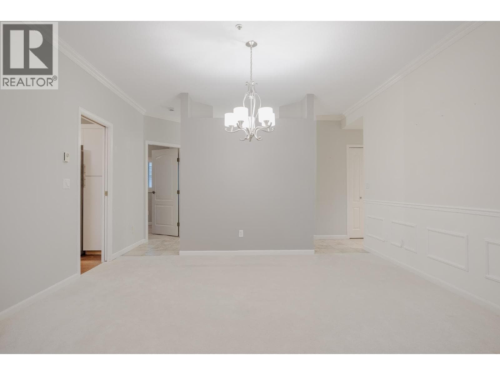 213 7600 MOFFATT ROAD — photo 5