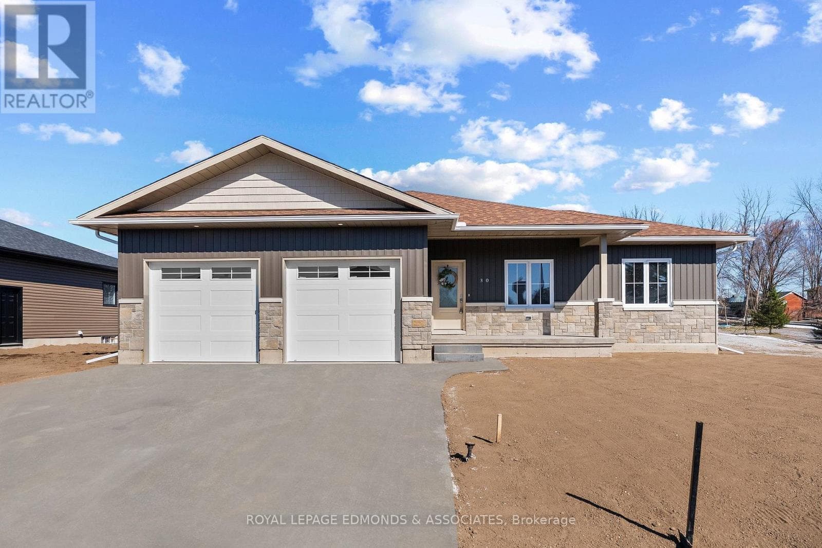 30 BAMAGILLIA STREET, Renfrew County — photo 3