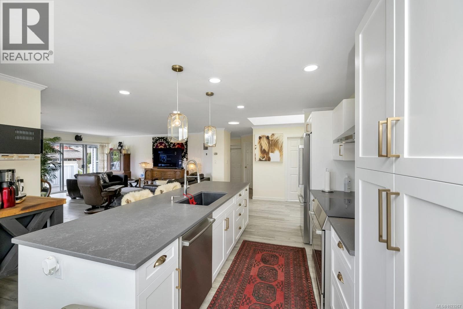 3601 ARBUTUS DRIVE NORTH, Victoria — photo 3
