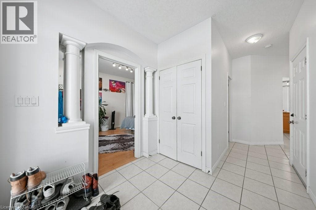53 TRUESDALE CRESCENT — photo 5