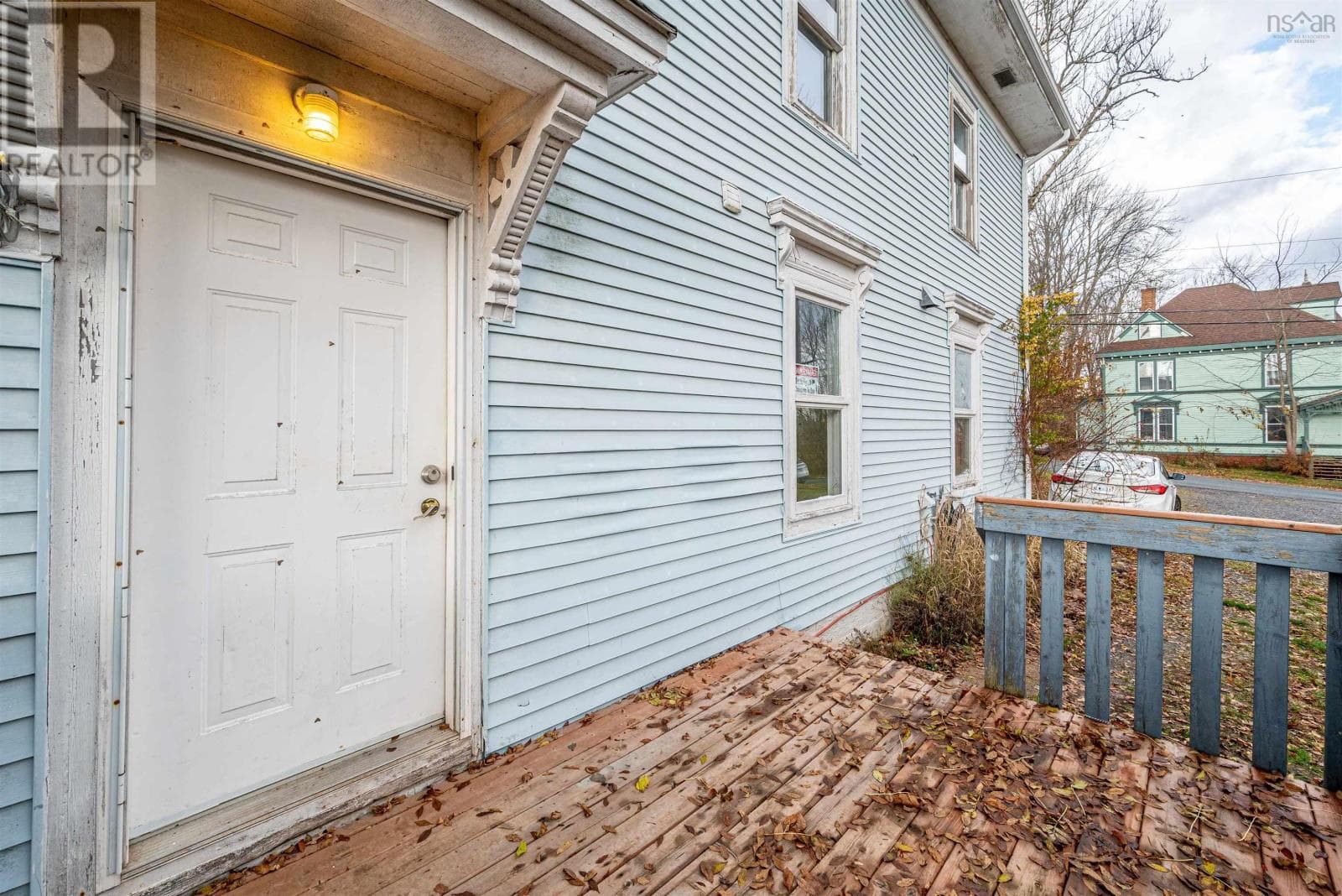 544 WILSON STREET — photo 4