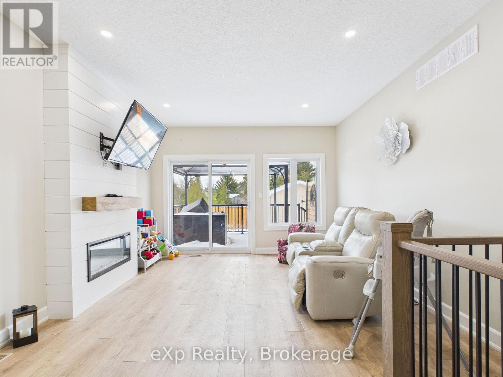 221130 GREY ROAD 9, OnePoint — photo 4
