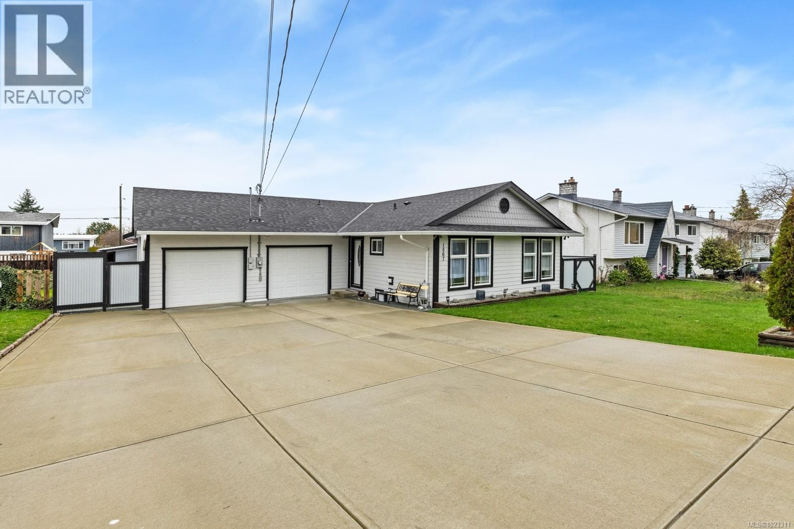 1567 PAULINE STREET, Vancouver Island — photo 3