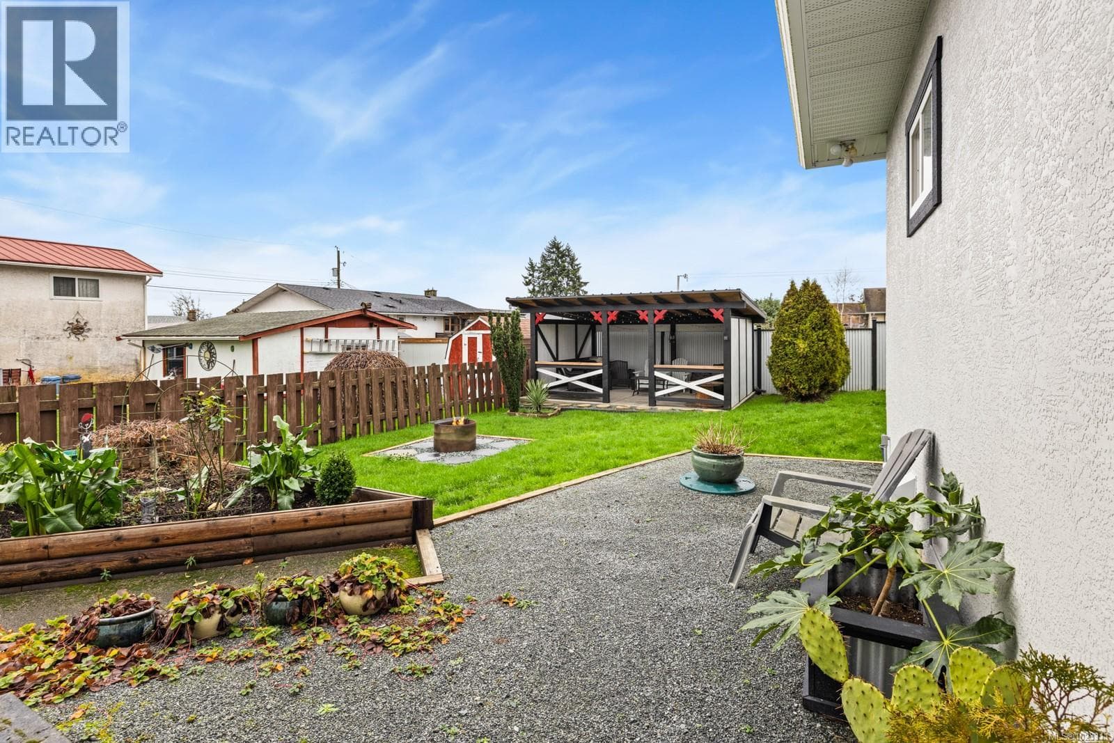 1567 PAULINE STREET, Vancouver Island — photo 4