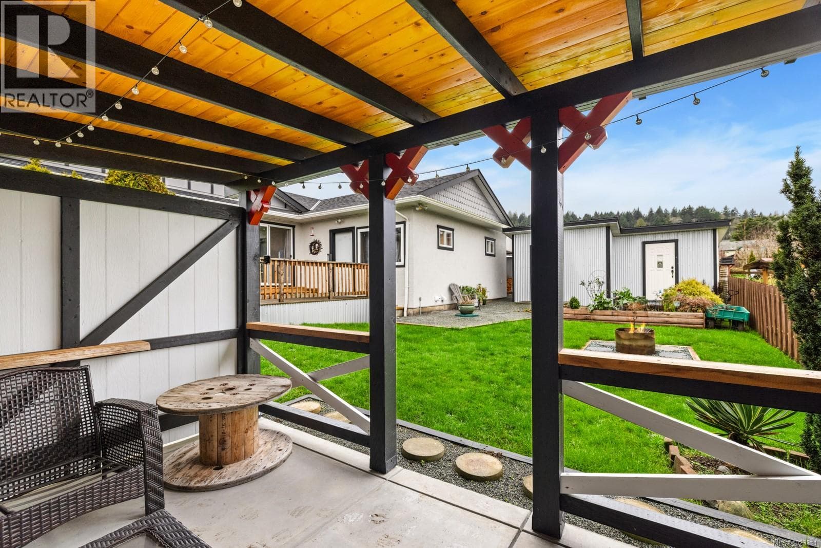 1567 PAULINE STREET, Vancouver Island — photo 5