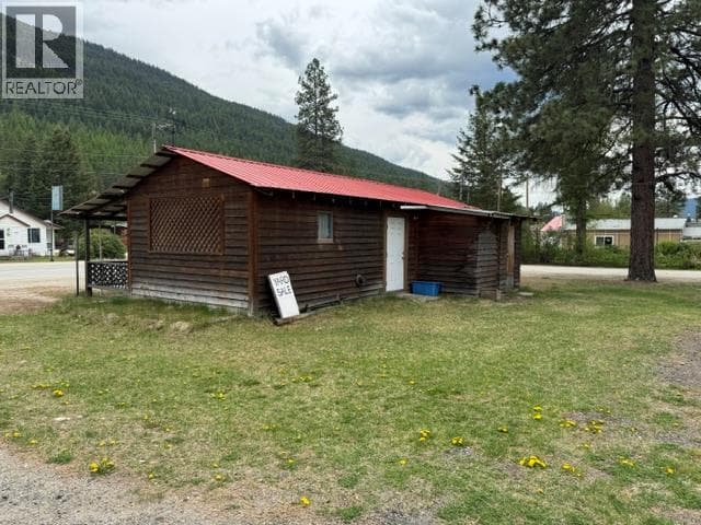5861 33 Highway — photo 3