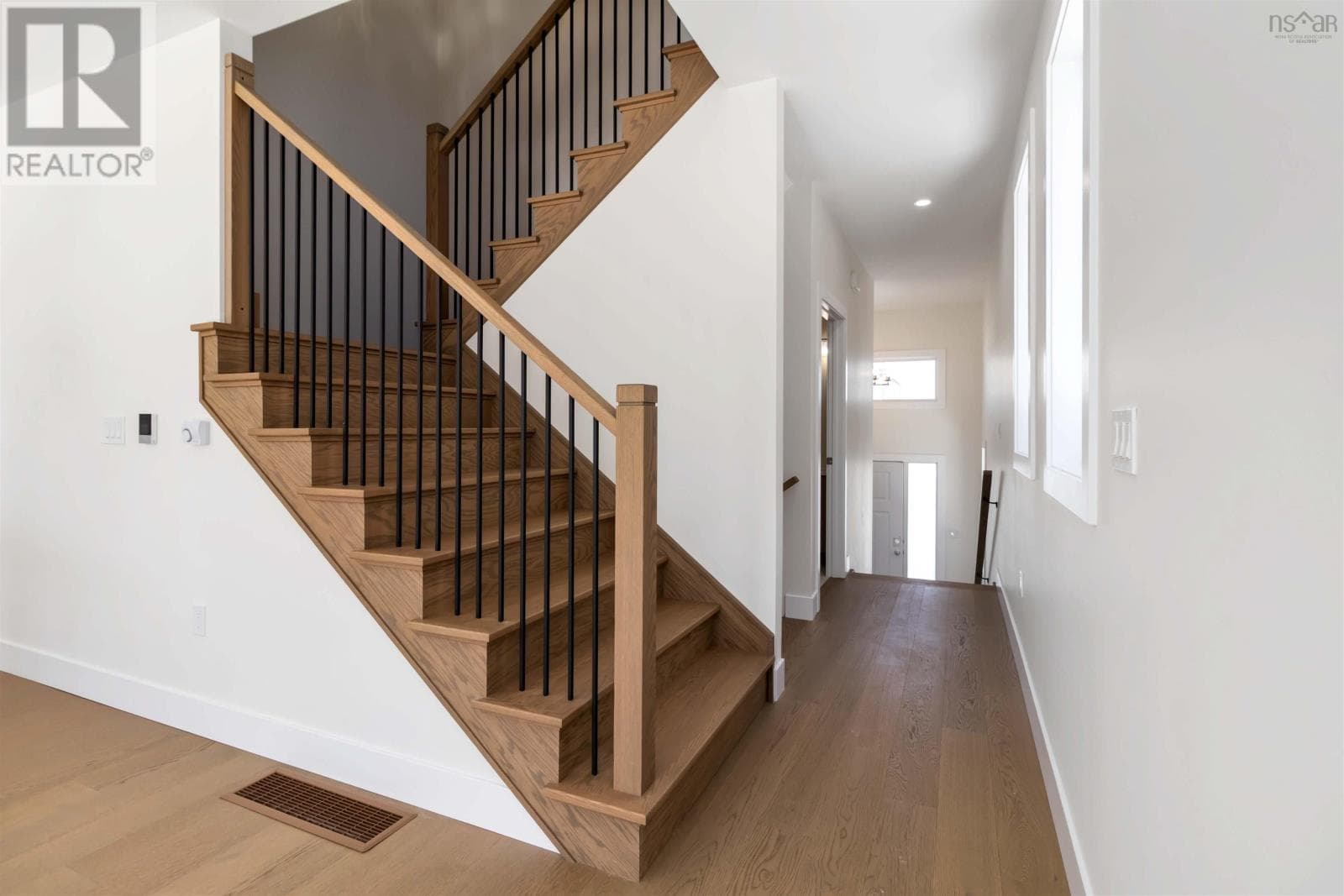LW-01 210 LEWIS DRIVE — photo 3