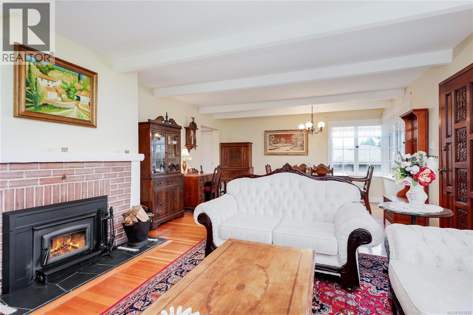 841 MANN AVENUE — photo 4