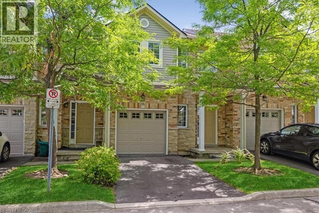 60 CLOVERLEAF DRIVE UNIT 38 — photo 2