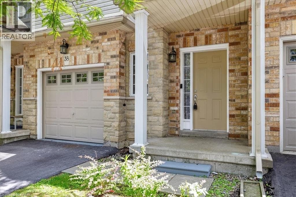 60 CLOVERLEAF DRIVE UNIT 38 — photo 3