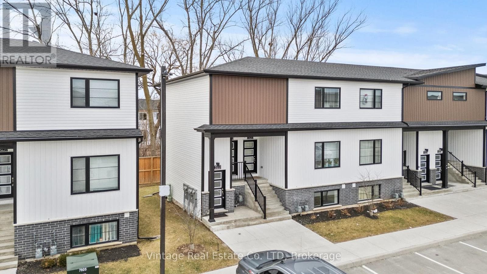 511 - 4263 FOURTH AVENUE — photo 2