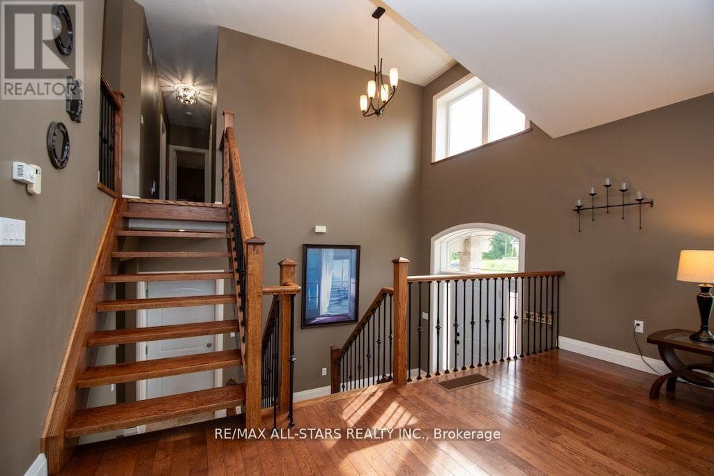 15 RUSTLEWOOD AVENUE — photo 5