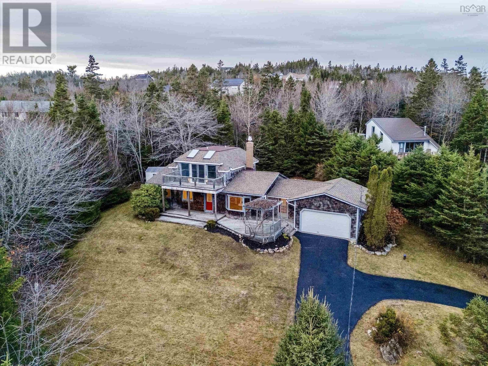 310 HILLSIDE DRIVE — photo 3