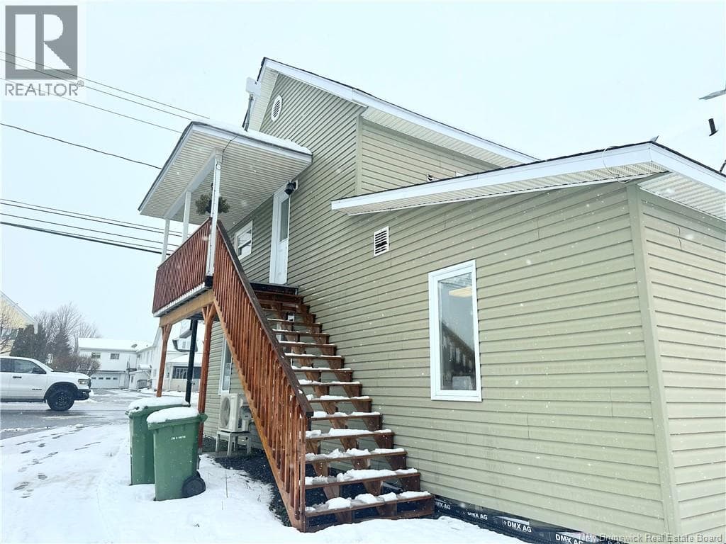 207 RUE MAIN — photo 3