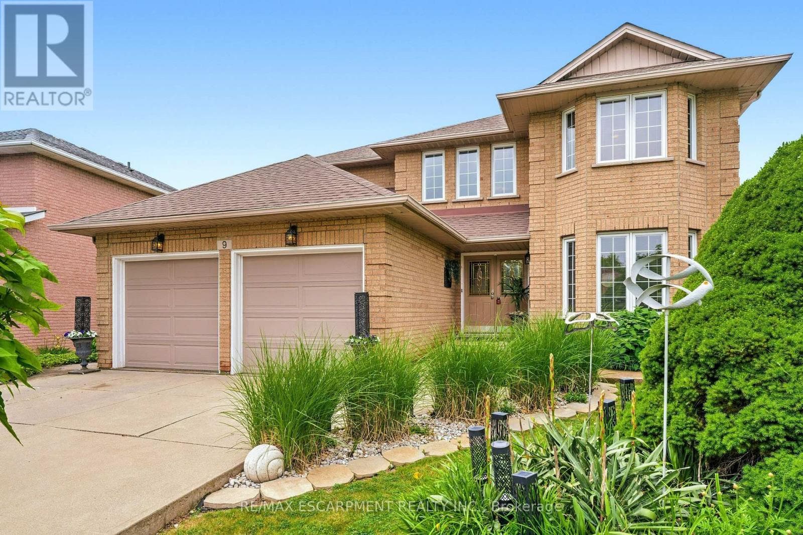 9 SUGARBERRY COURT — photo 2