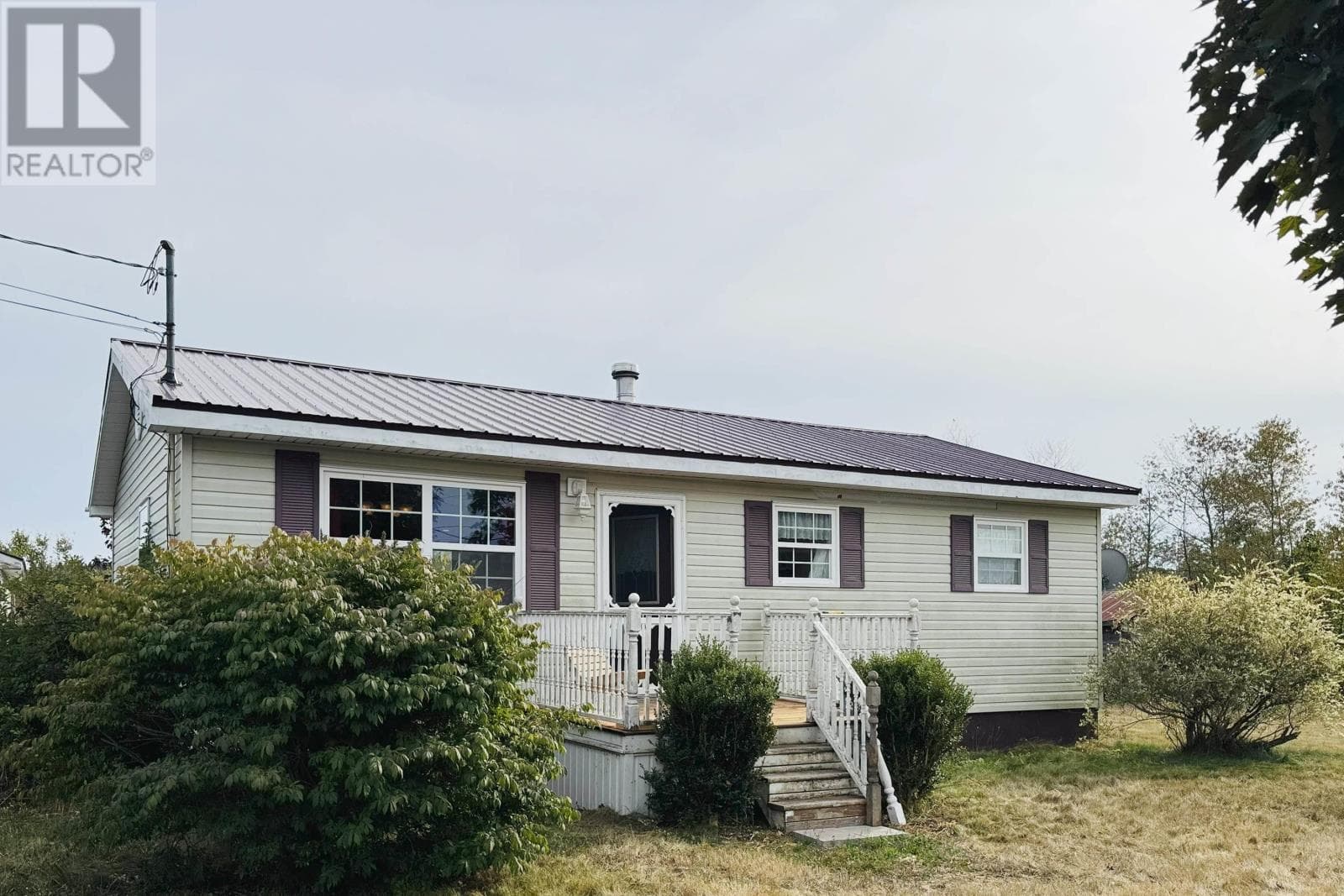 16 MAPLE COURT in 
