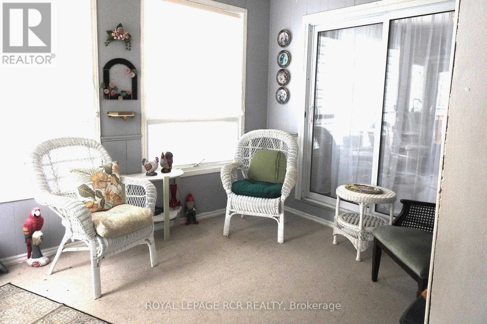 8 CLAREMONT CRESCENT — photo 3