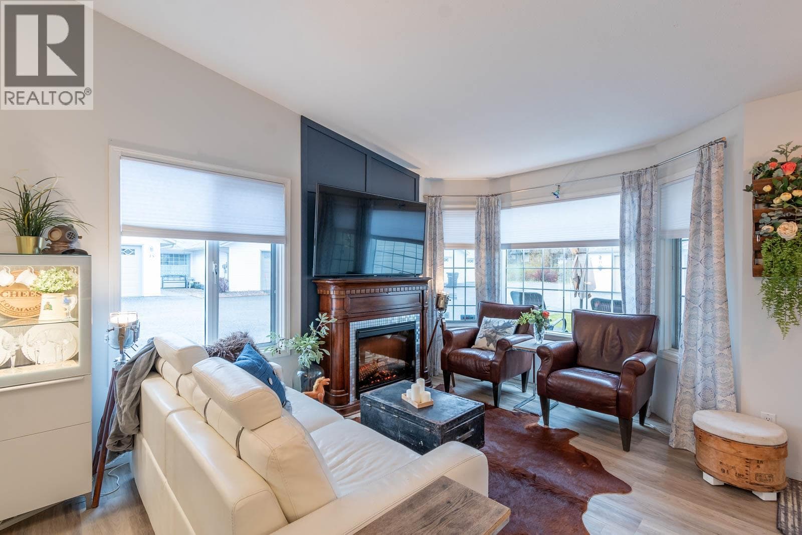 3502 24 Avenue Unit# 2, Interior REALTORS® — photo 4