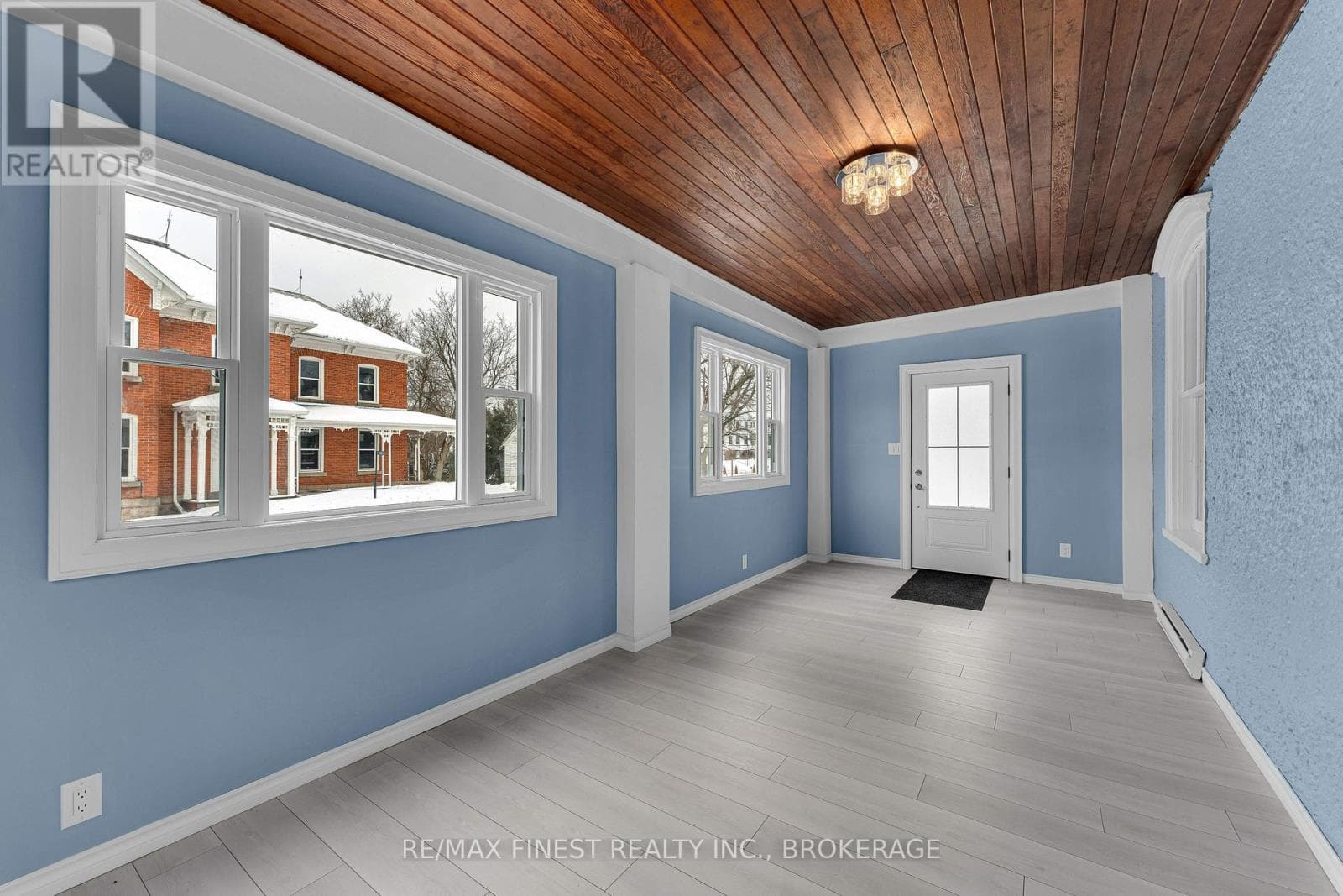 13 KINGSTON STREET — photo 3