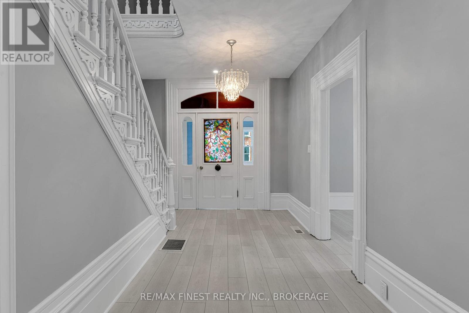 13 KINGSTON STREET — photo 5