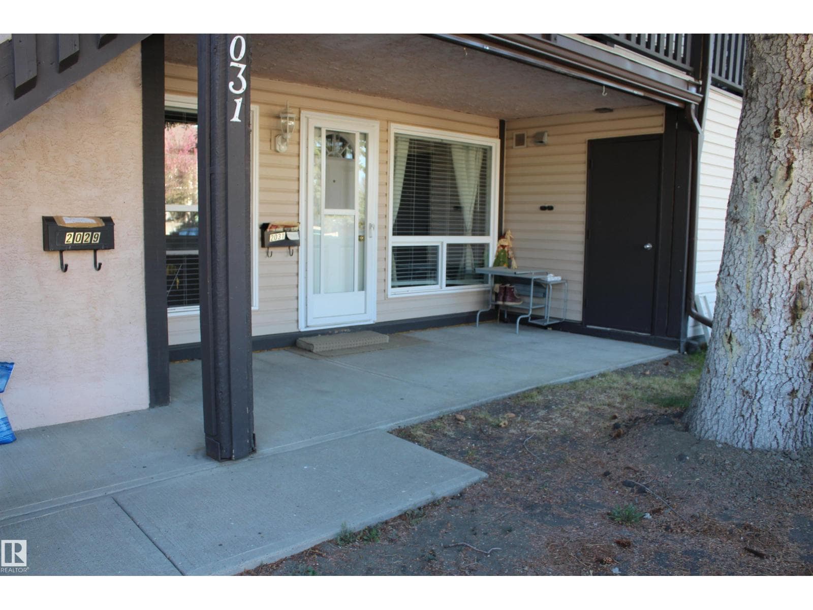 2031 SADDLEBACK ROAD NORTHWEST — photo 2