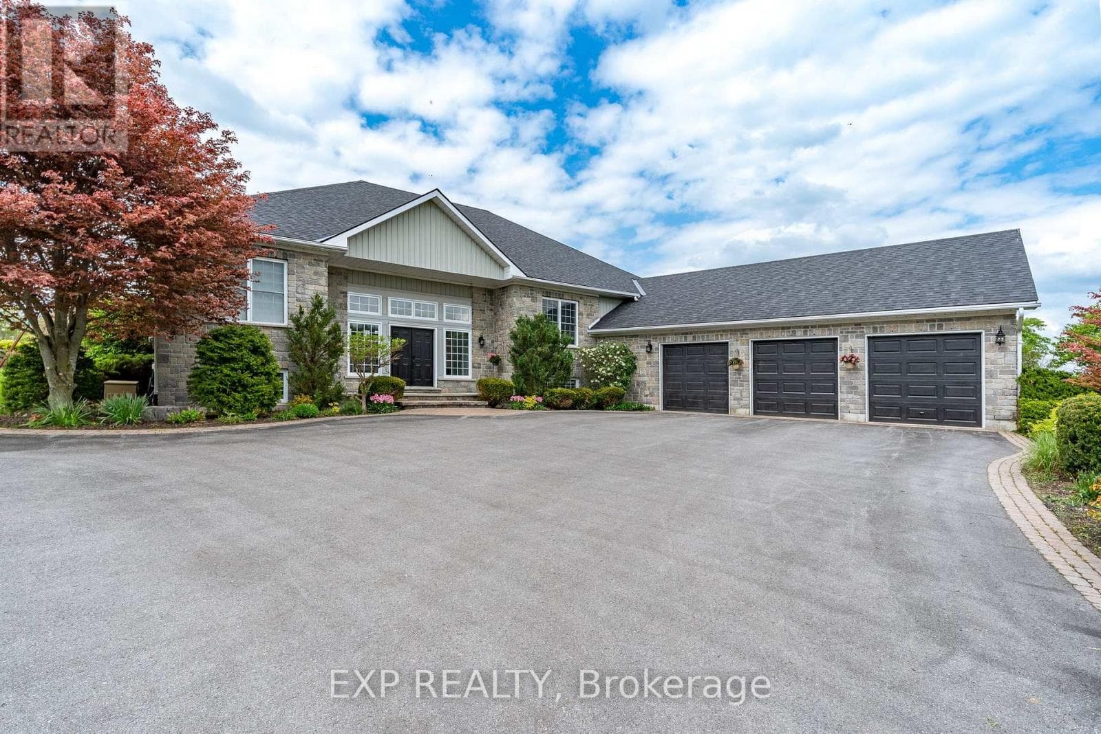 107 COUNTRY CHARM DRIVE — photo 2