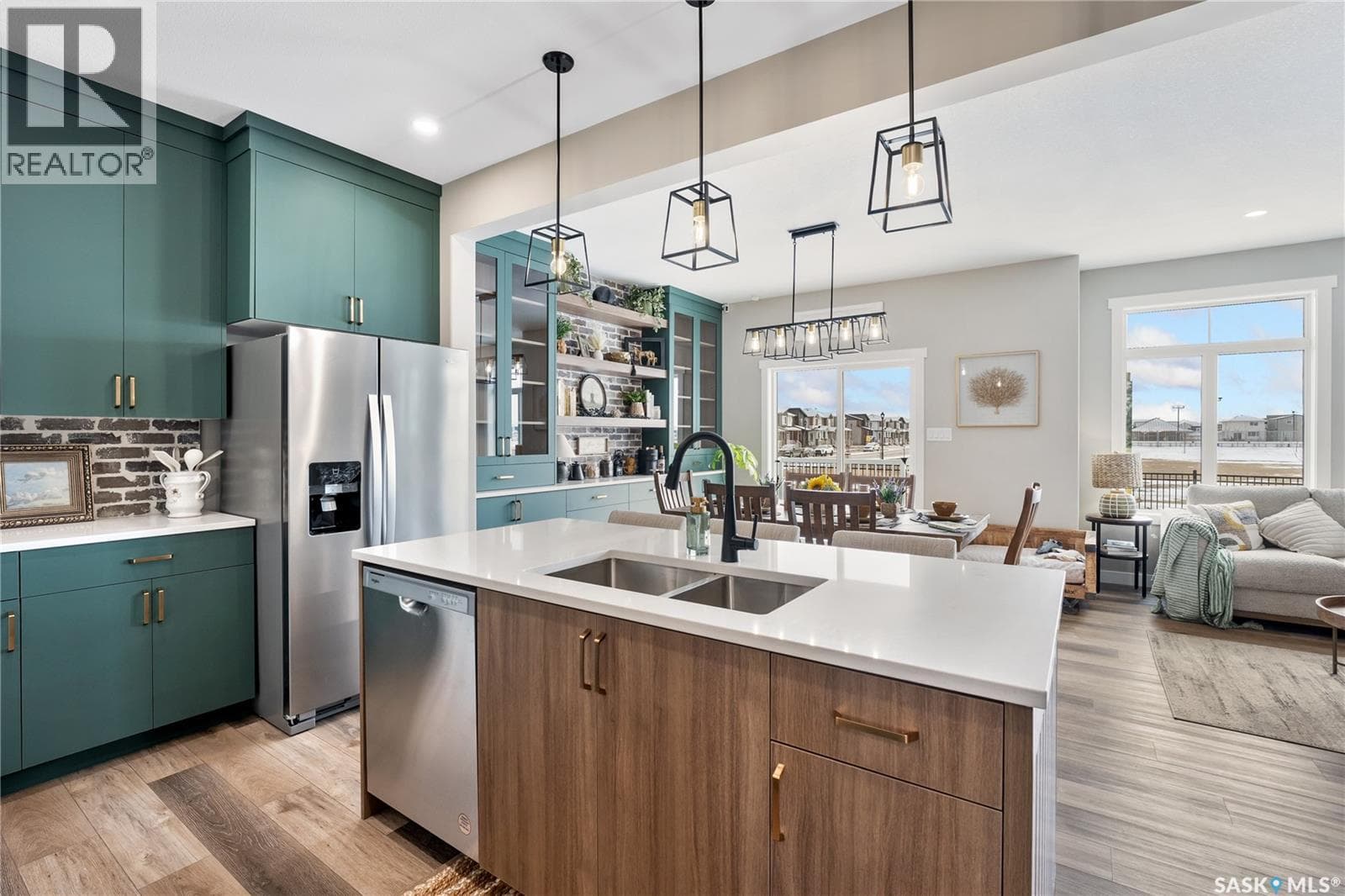 3016 Dumont WAY — photo 3