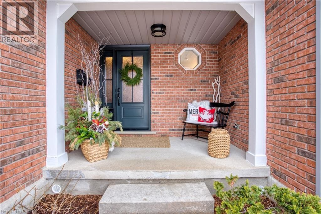 184 ROXTON Drive Unit# 16 — photo 3