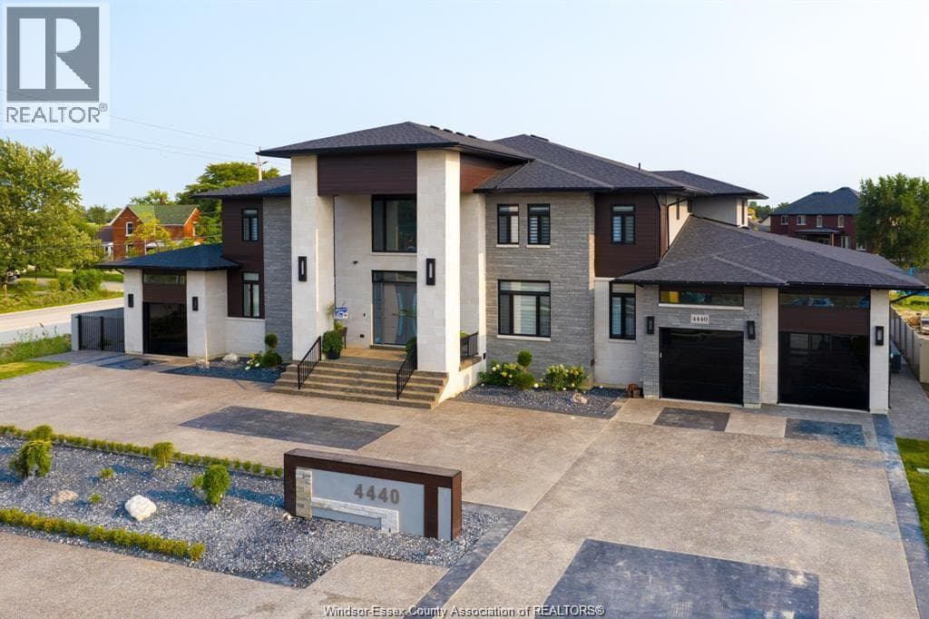4440 DONATO DRIVE — photo 3
