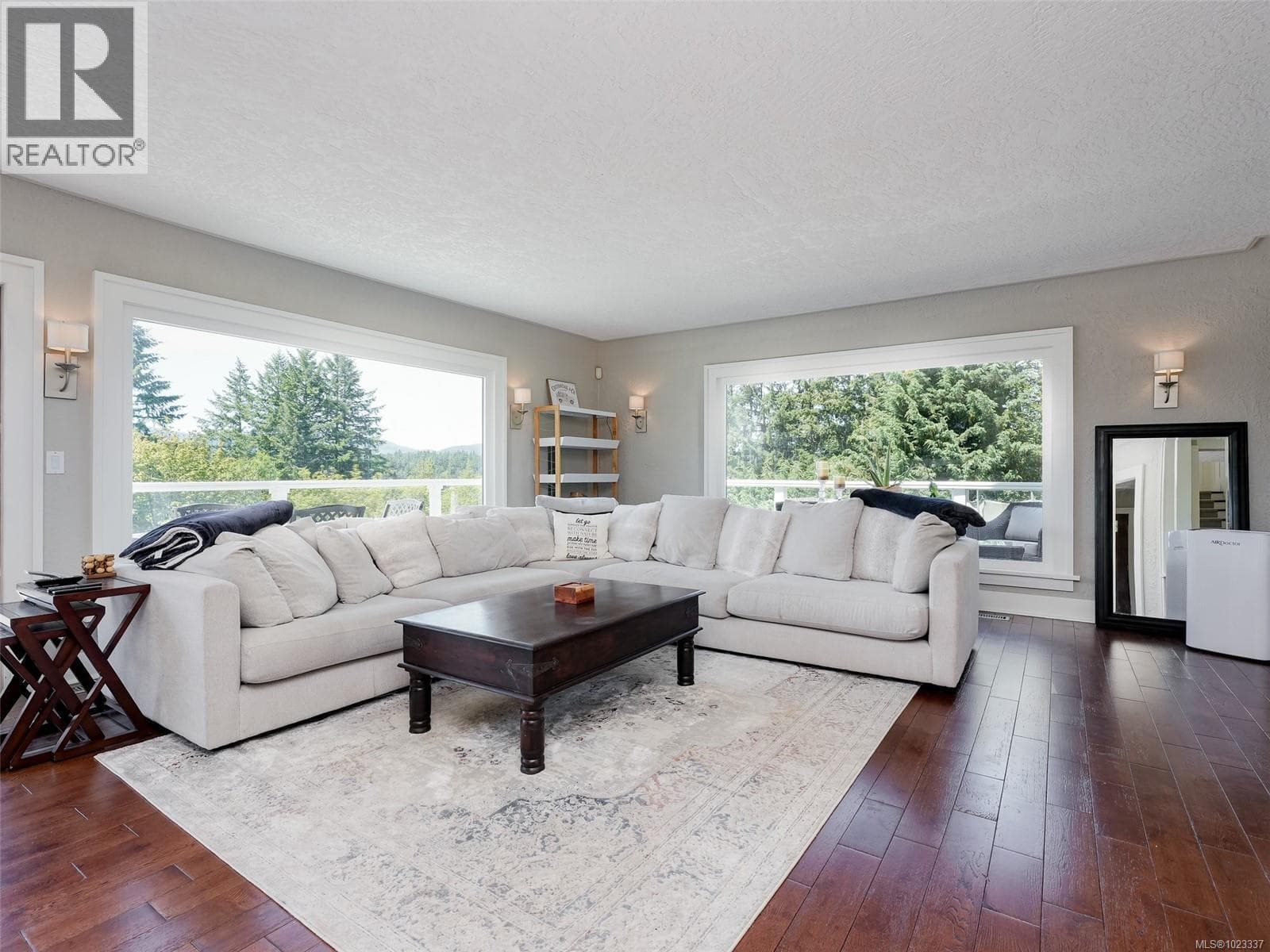 2564 Lavinia Rd — photo 4