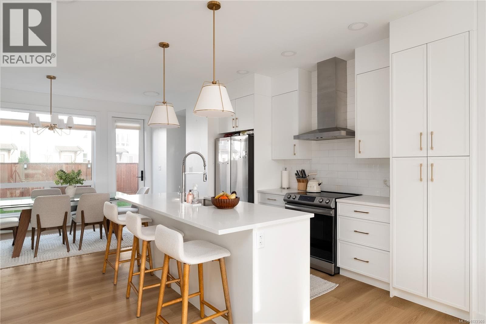 372 Tradewinds Ave — photo 4