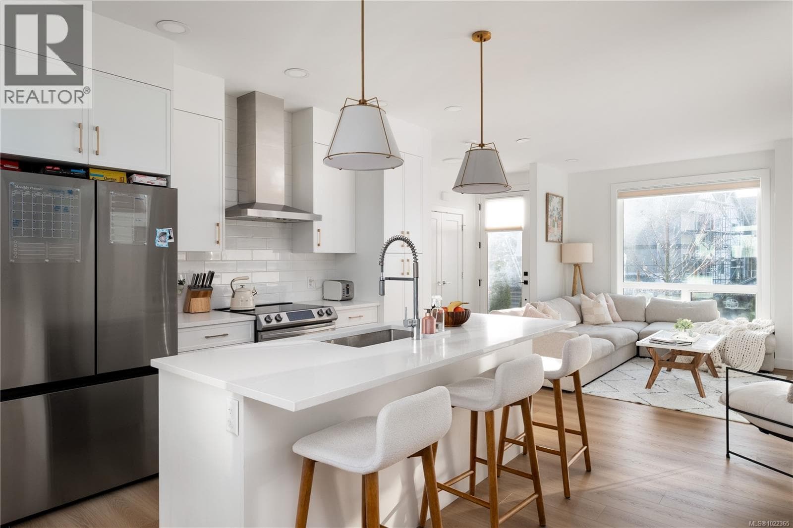 372 Tradewinds Ave — photo 5