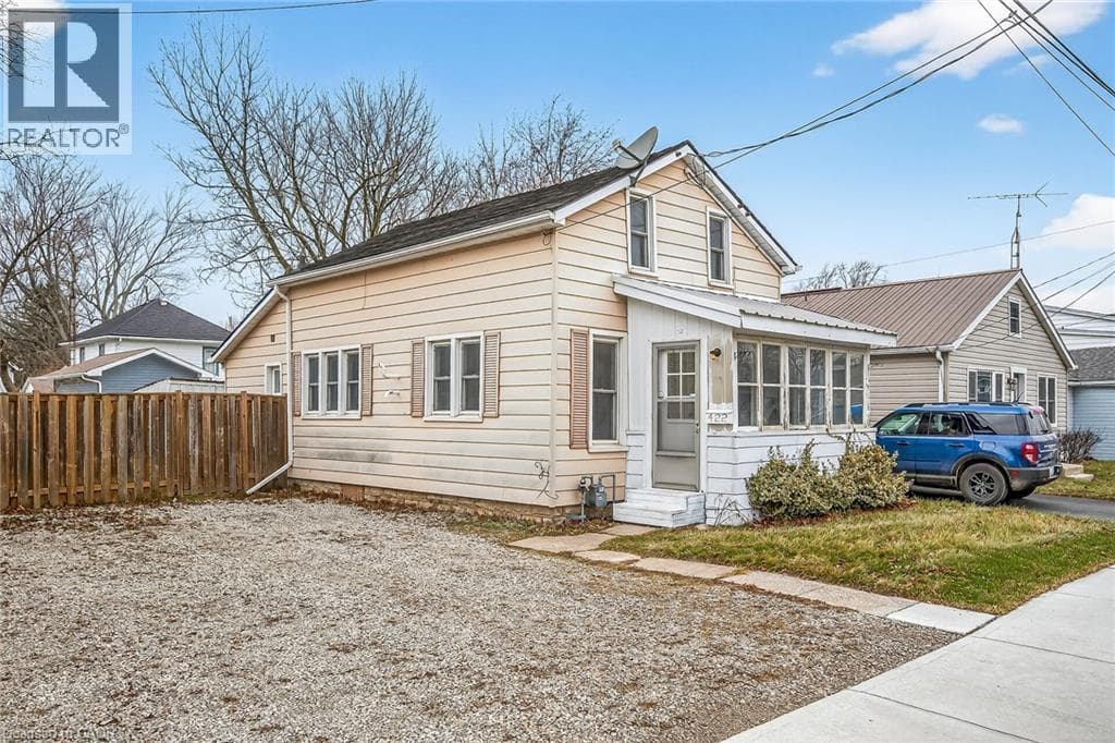 422 GRIFFITH STREET — photo 2