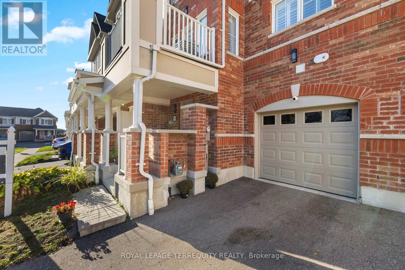 1058 CLIPPER LANE — photo 4